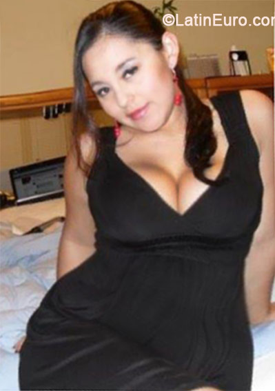 Date this sensual Colombia girl Carolina from Bogota CO15241