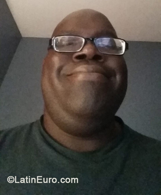 Date this funny United States girl Damond from Cleveland US15003