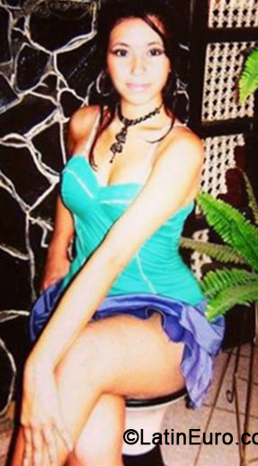 Date this good-looking Bolivia girl Mel from Santa Cruz BO20