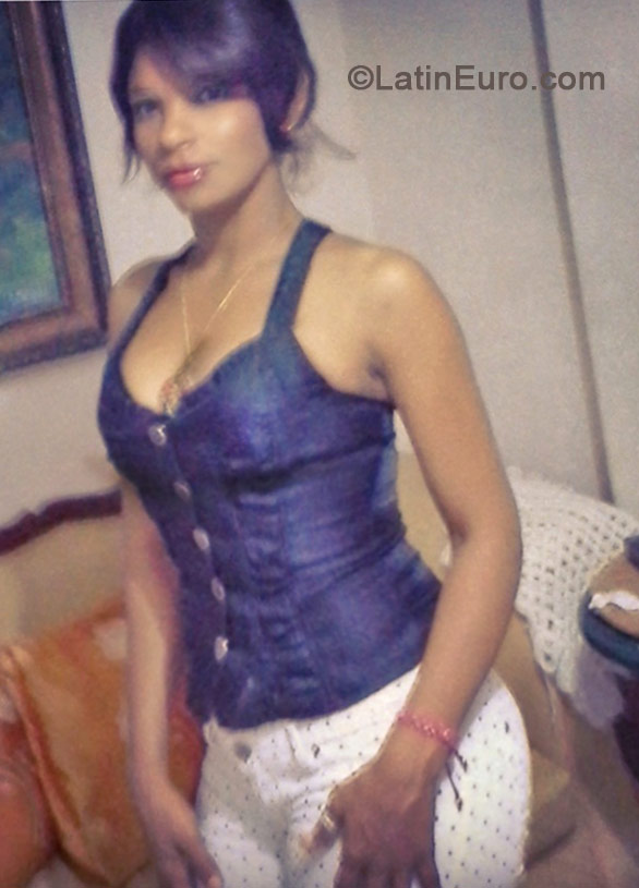 Date this beautiful Dominican Republic girl Miranda from Santiago DO19129