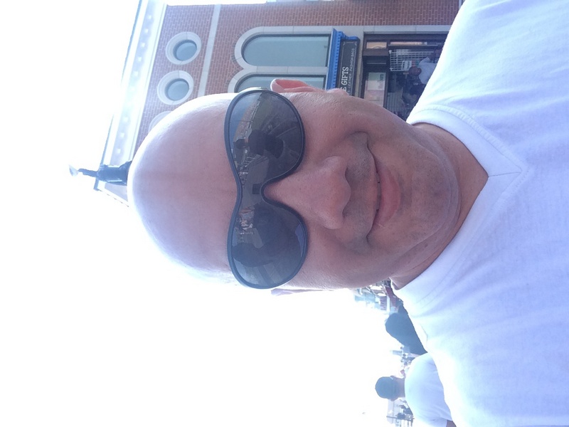 Date this tall United States man Edgardo from Aguadilla US15048