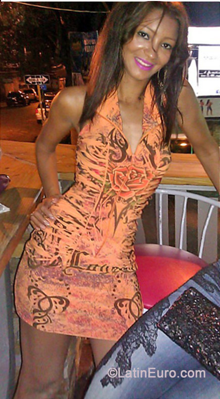 Date this gorgeous Dominican Republic girl Amelia from Santiago DO19212