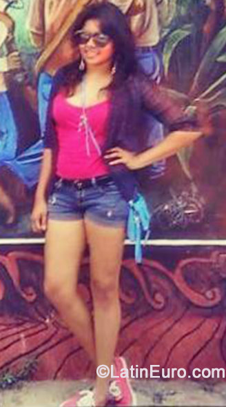 Date this happy Honduras girl Eliana from Tegucigalpa HN1046