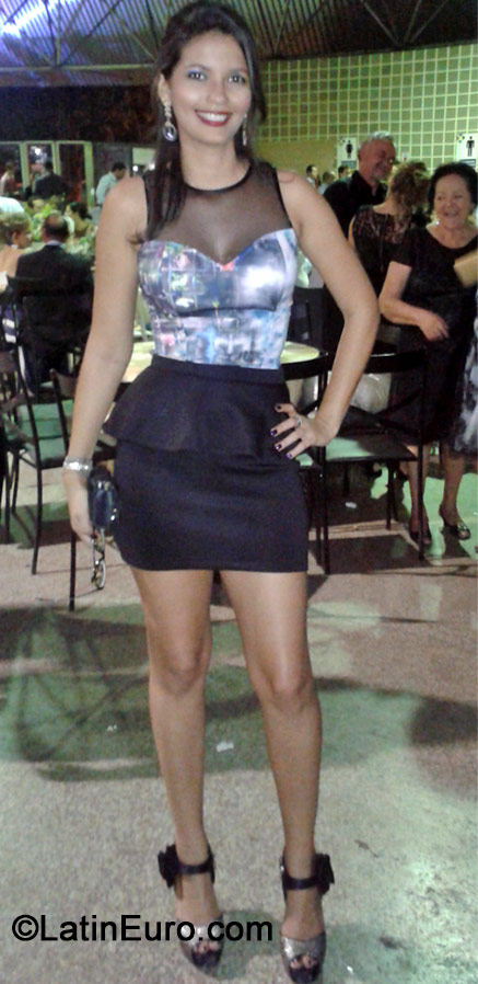 Date this tall Brazil girl Thais from Estancia BR8824