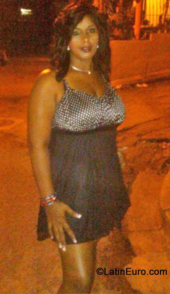 Date this georgeous Dominican Republic girl Anny from Santiago DO19312