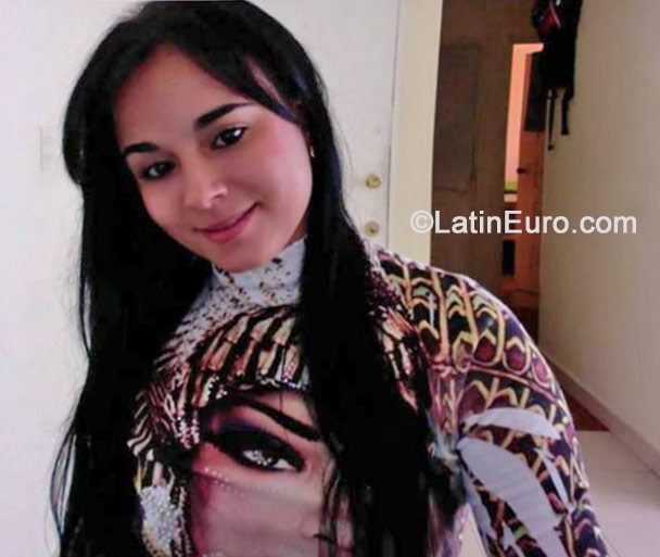 Date this gorgeous Colombia girl Shirli from Tulua CO15389