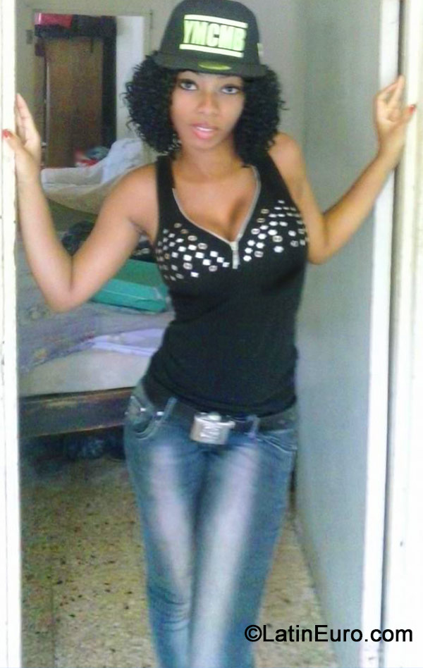 Date this attractive Jamaica girl Toni from Linstead JM1752