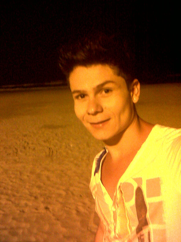 Date this young Colombia man Fabian from Bucaramanga CO15448