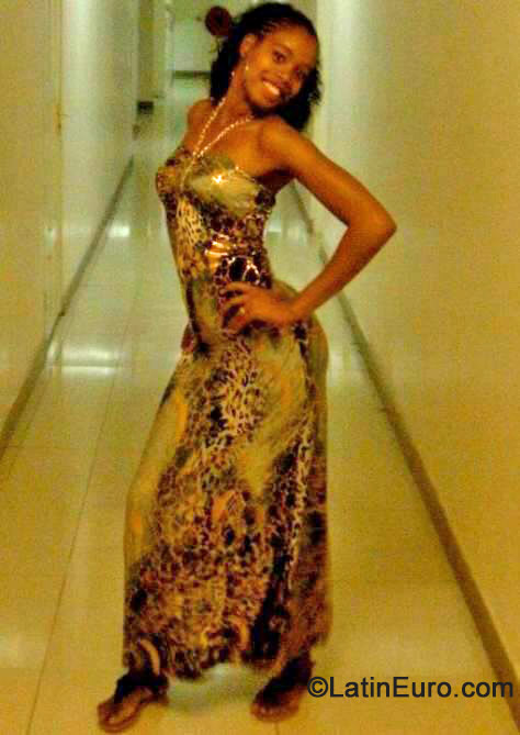 Date this voluptuous Jamaica girl Cynete from Kingston JM1761
