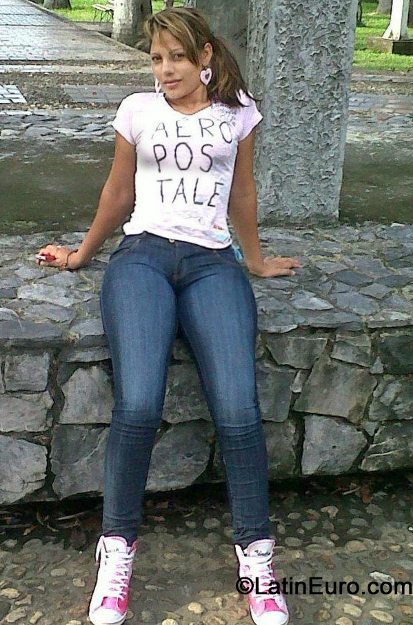 Date this sultry Colombia girl Maria from Cucuta CO15467