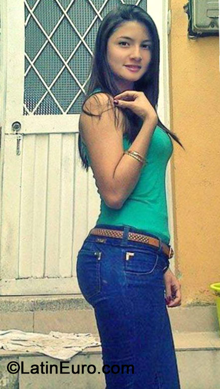 Date this cute Colombia girl Alejandra from Bogota CO15491
