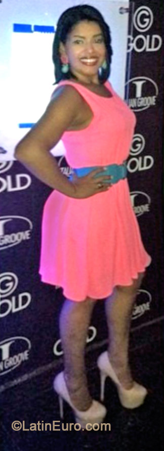 Date this georgeous Dominican Republic girl Melysa from Santo Domingo DO21324