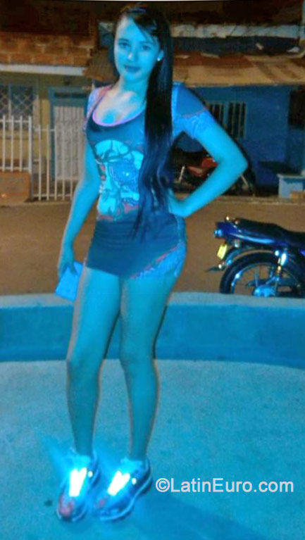 Date this funny Colombia girl Yesenia valenci from Medellin CO18018