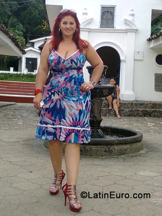 Date this tall Colombia girl Dora from Medellin CO15522