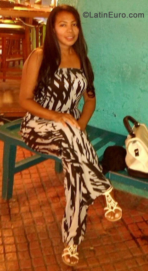 Date this cute Dominican Republic girl Ylma from Santo Domingo DO19478