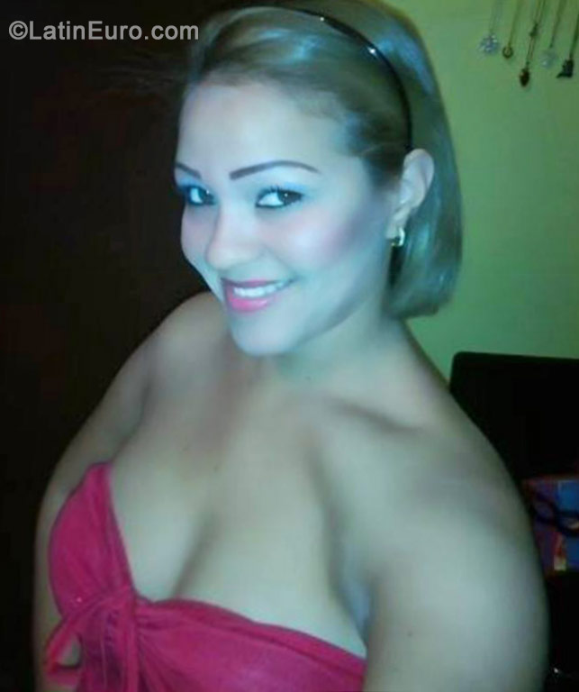 Date this pretty Colombia girl Silka from Riohacha CO15525