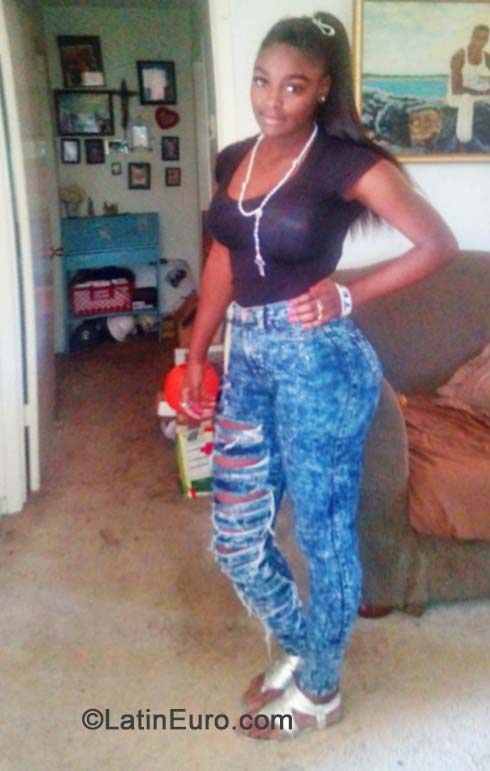 Date this stunning United States girl Hazal from Houston US15198