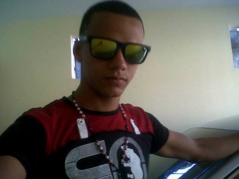 Date this hard body Dominican Republic man Luis antonio from La Vega DO19570