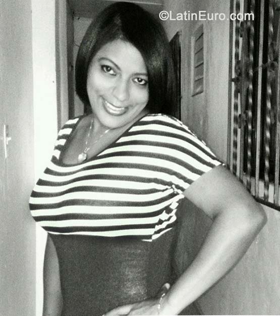 Date this sultry Dominican Republic girl Judy from Santo Domingo DO25165