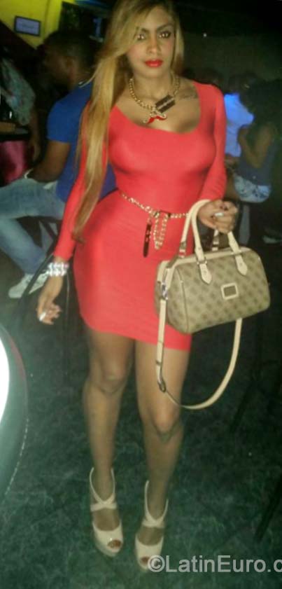 Date this happy Spain girl Yusettie from Barcelona ES285