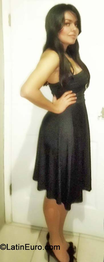 Date this sensual Honduras girl Vale from San Perdo Sula HN1139