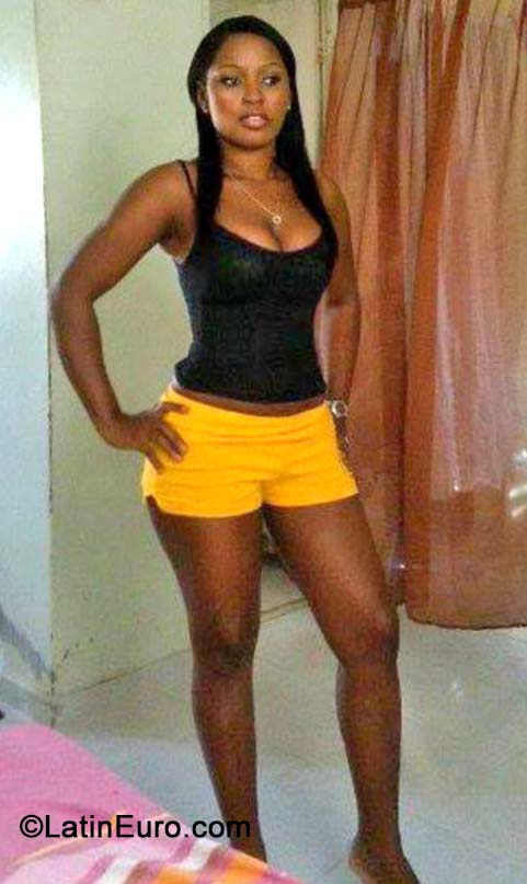Date this stunning Dominican Republic girl Ana from Santo Domingo DO19681
