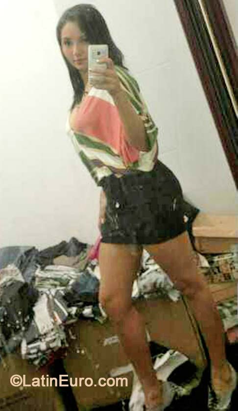 Date this fun Brazil girl Daiane from Manaus BR8922