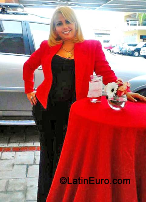 Date this athletic Dominican Republic girl Katherine from Santo Domingo DO19714