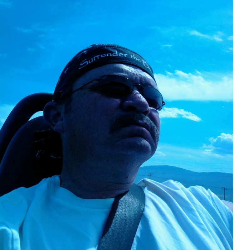 Date this foxy United States man Alone from  US15263