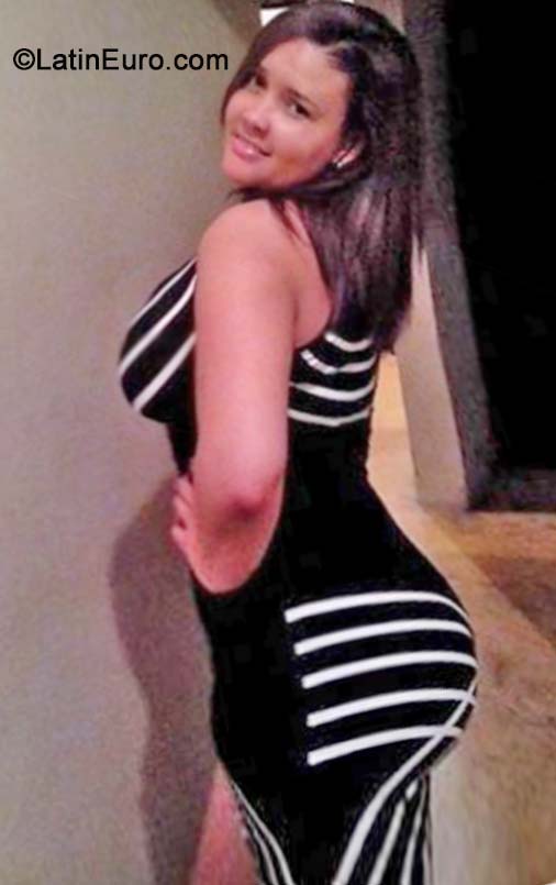 Date this sultry Dominican Republic girl Soledad from Santo Domingo DO19812