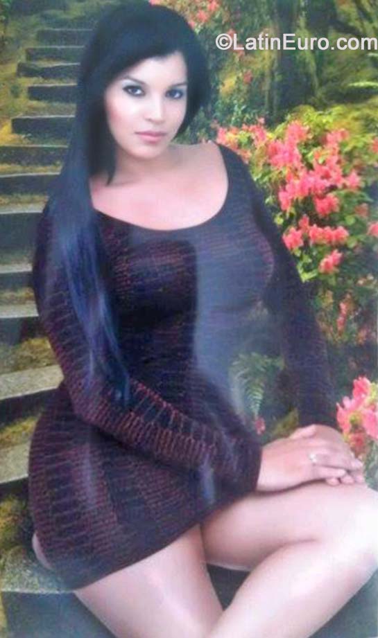Date this beautiful Dominican Republic girl Nayelin from Santiago DO19884