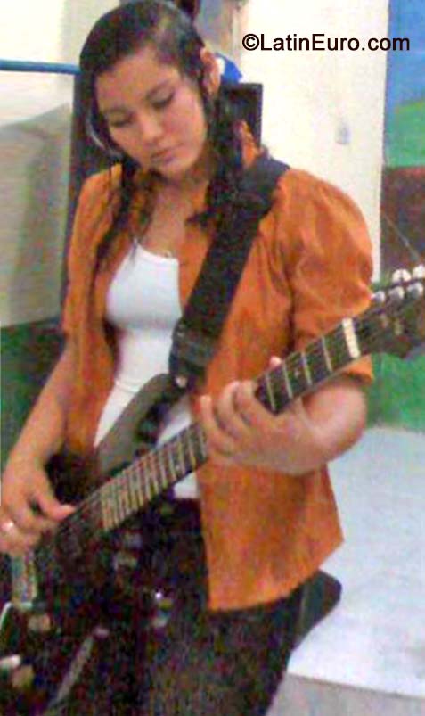 Date this athletic Brazil girl Dayana from Sao Luis BR8939