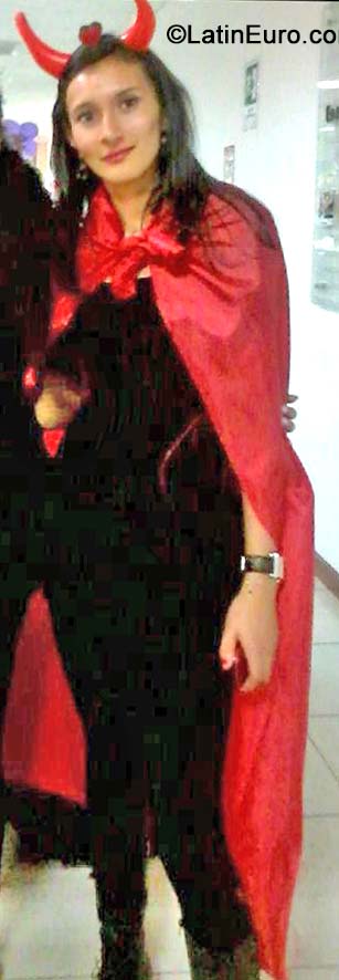 Date this athletic Colombia girl Emily from Bogota CO15825