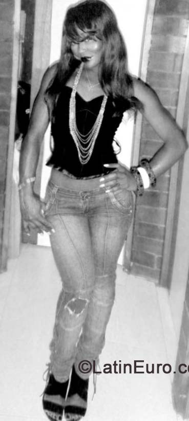 Date this good-looking Colombia girl Anya caicedo from Bogota CO15852