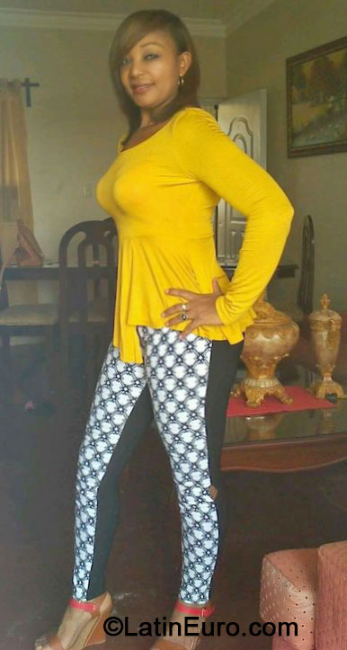 Date this good-looking Dominican Republic girl Justina from Puerto Plata DO19864