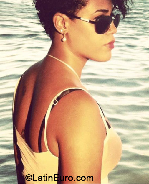 Date this beautiful Dominican Republic girl Artagracia from La Romana DO19882