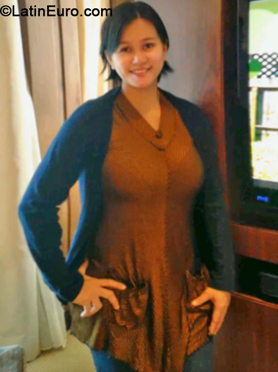 Date this stunning Philippines girl Jenny from Manila PH676