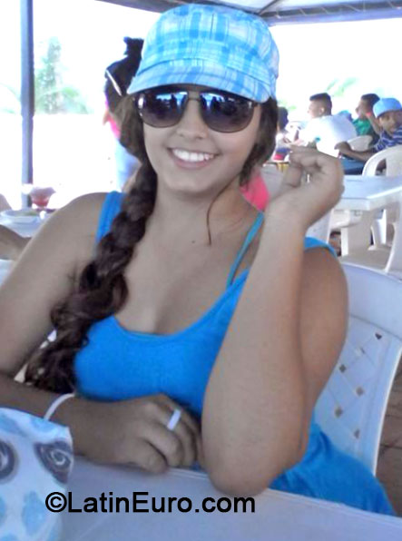 Date this passionate Colombia girl Melissa from Barranquilla CO15941