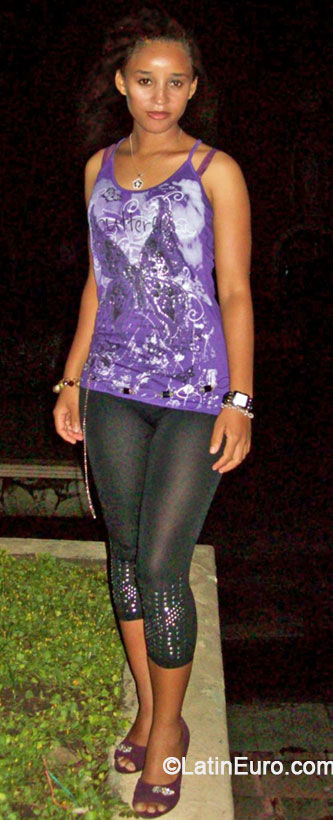 Date this good-looking Dominican Republic girl Carmen8519 from Santo Domingo DO19895
