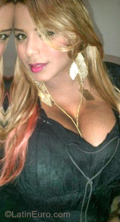 Date this cute Dominican Republic girl Erdelania from Santo Domingo DO20442