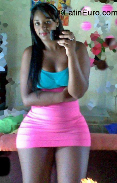 Date this lovely Colombia girl Kelly from Cali CO16028