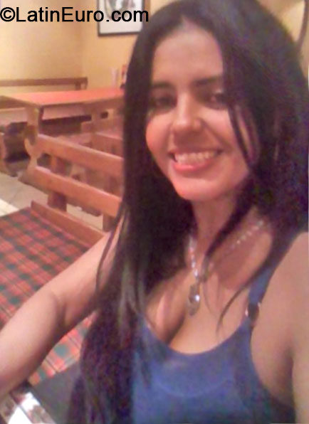 Date this attractive Colombia girl Patricia from santa marta CO16113
