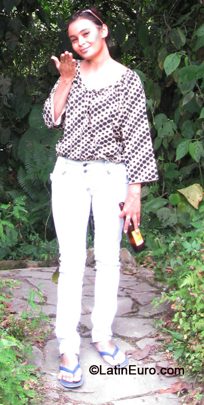 Date this pretty Colombia girl Viviana from Cali CO16144