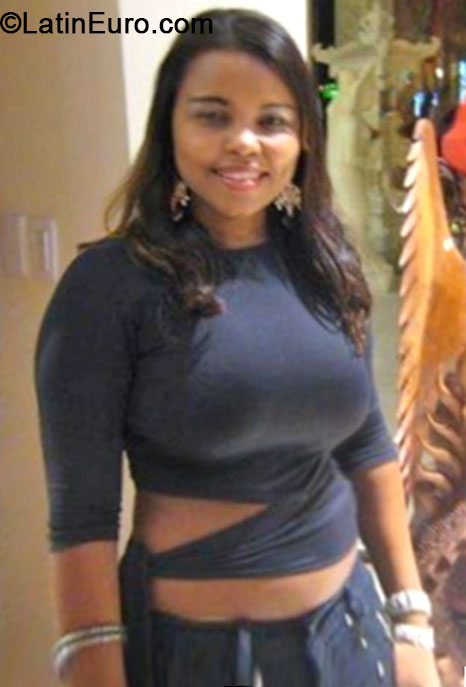 Date this good-looking Brazil girl Benilsa from Guaratinga BR9009