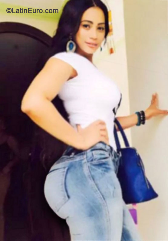 Date this sensual Dominican Republic girl Margarita from Santiago DO20026