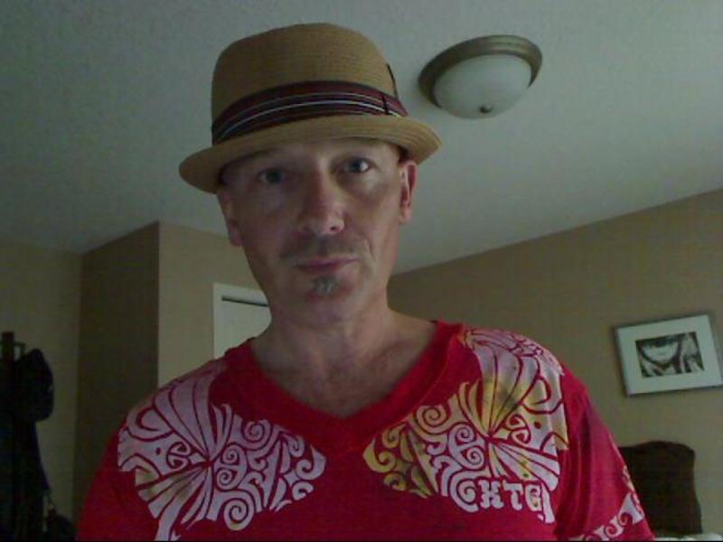 Date this georgeous Canada man BooBooBear from Calgary CA630
