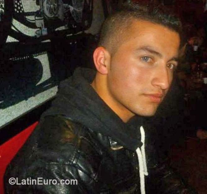 Date this sensual Colombia man Alexander from Bogota CO16153