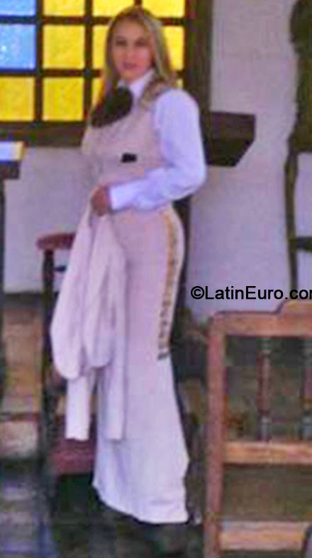 Date this foxy Colombia girl Saidyan from Cali CO16171