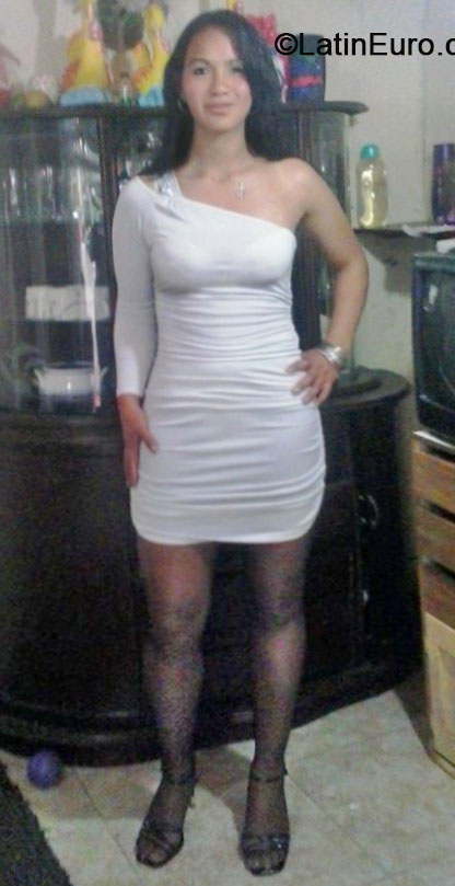 Date this nice looking Colombia girl Diana from Bogota CO16257