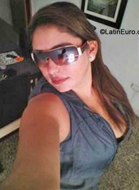 Date this young Colombia girl Mari from Cartagena CO16265